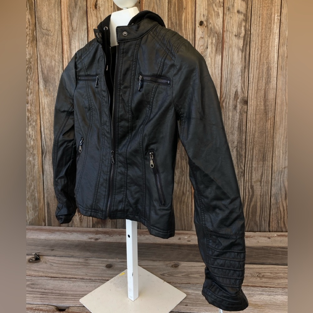 Maralyn & Me Ladies Black Lightweight Jacket
